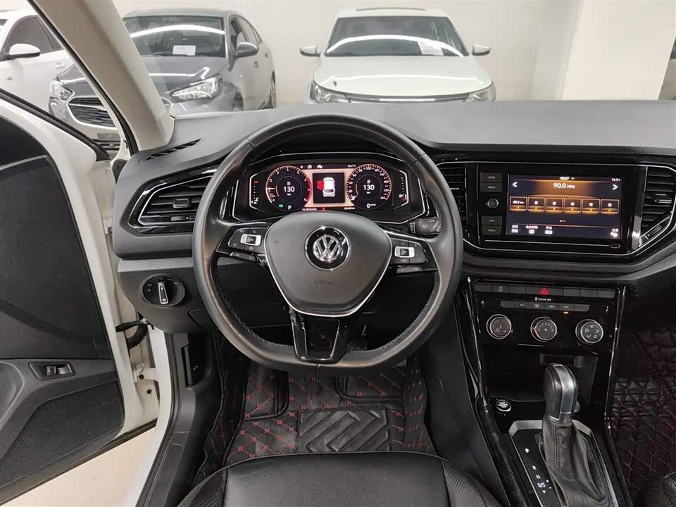 Volkswagen T-ROC exploring Songs