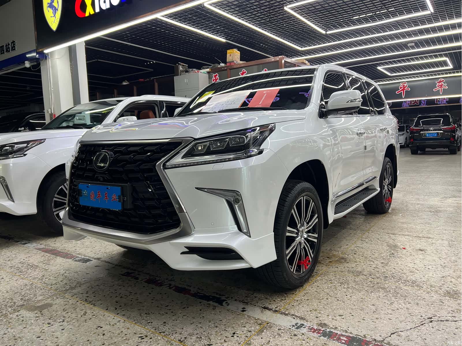 Lexus LX, 2019 1