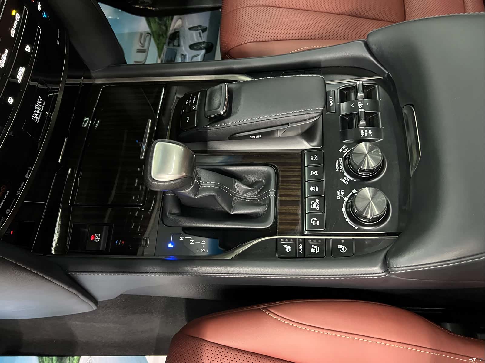 Lexus LX, 2019 18