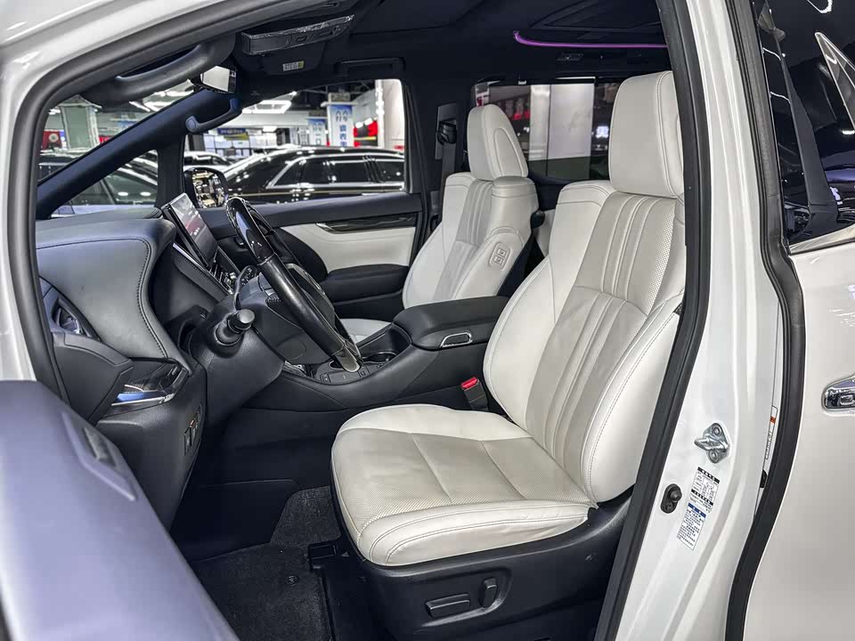 Lexus LM Lexus LM