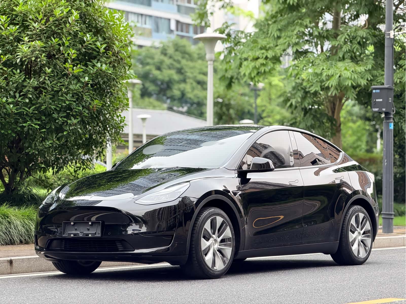 Tesla Model Y, 2022 1