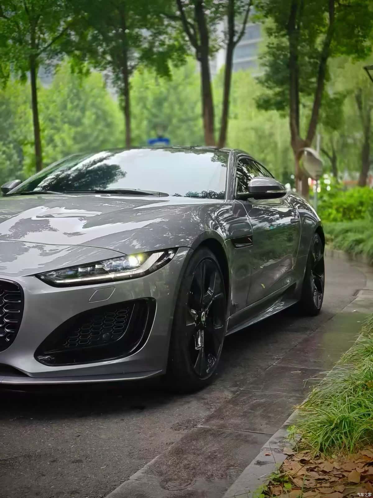 Jaguar F-TYPE, 2024 4