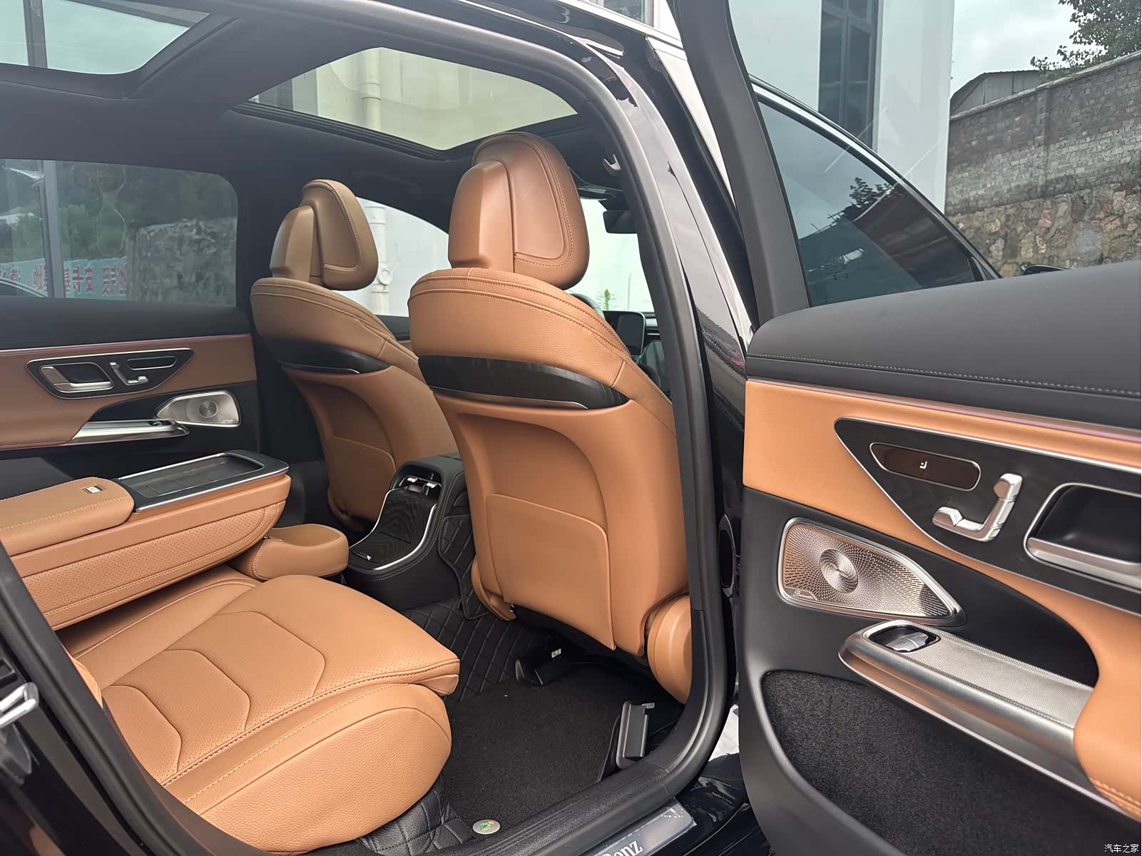 Mercedes-Benz E-Class, 2025 6