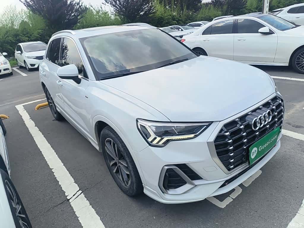 Audi Q3, 2022 4