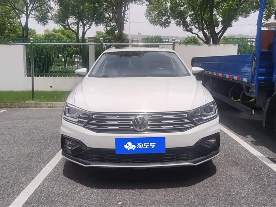 Volkswagen C-TREK Wei Collar
