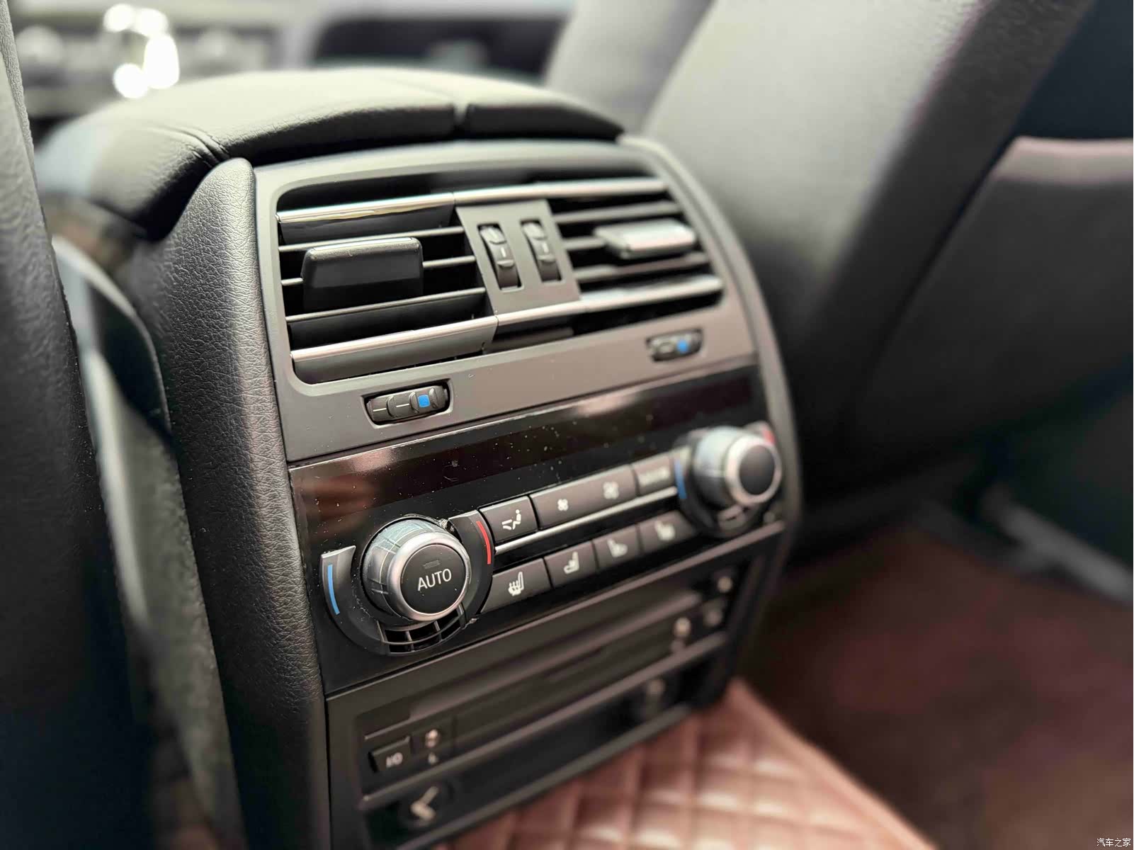 BMW 7 Series, 2010 8