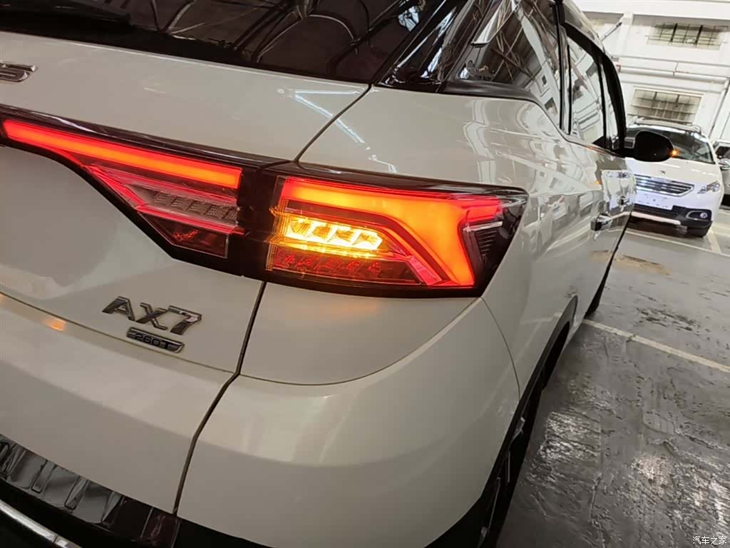 DongFeng AX7, 2019 8