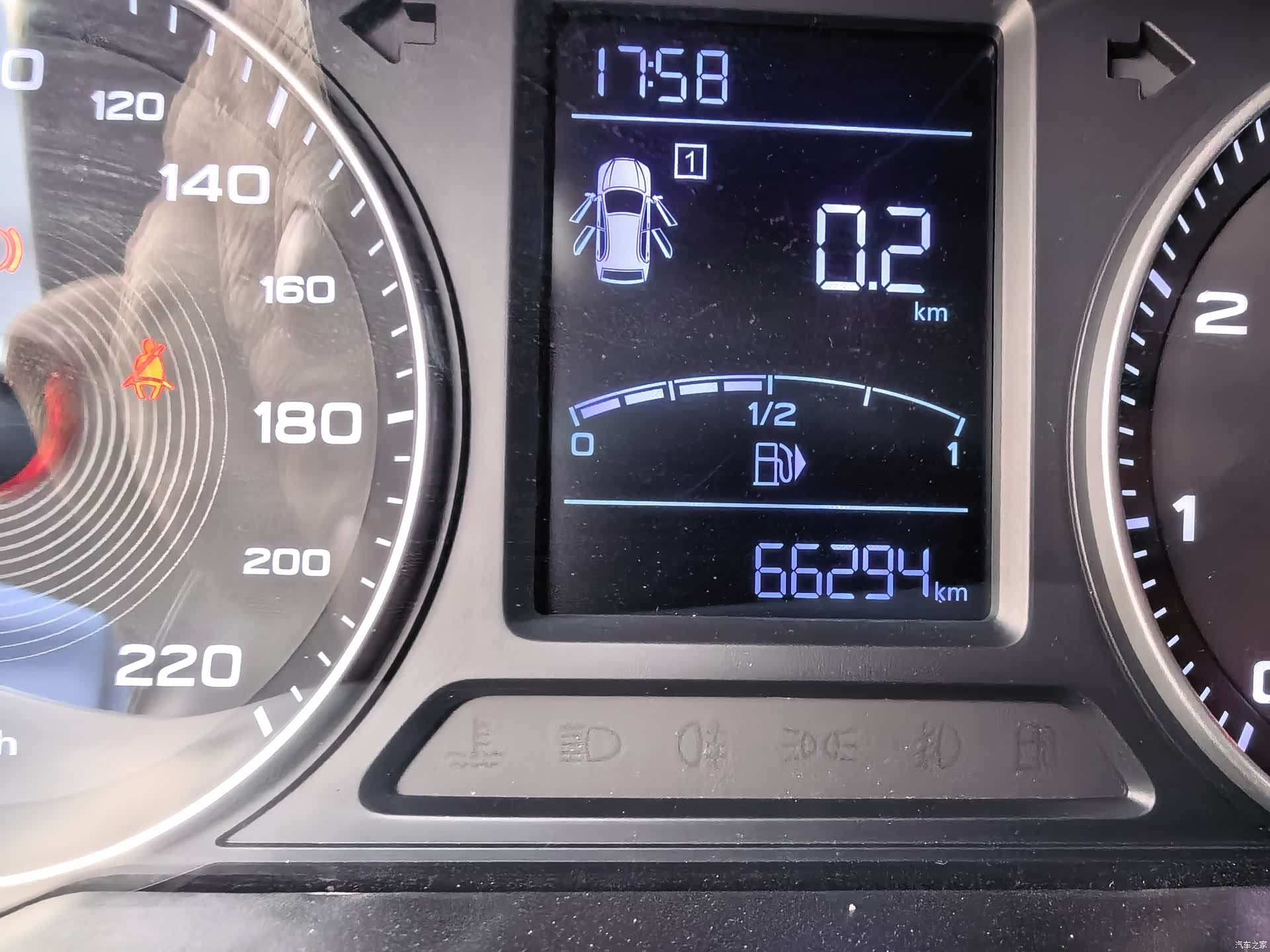 MG ZS, 2019 16
