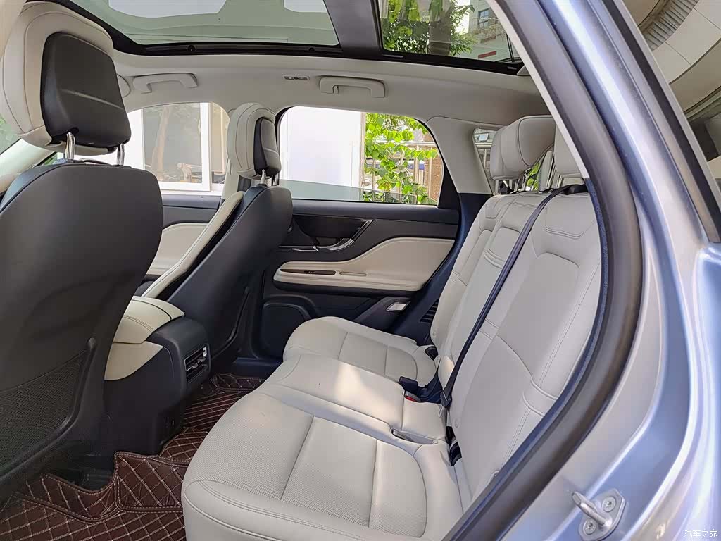 Lincoln Corsair, 2023 8