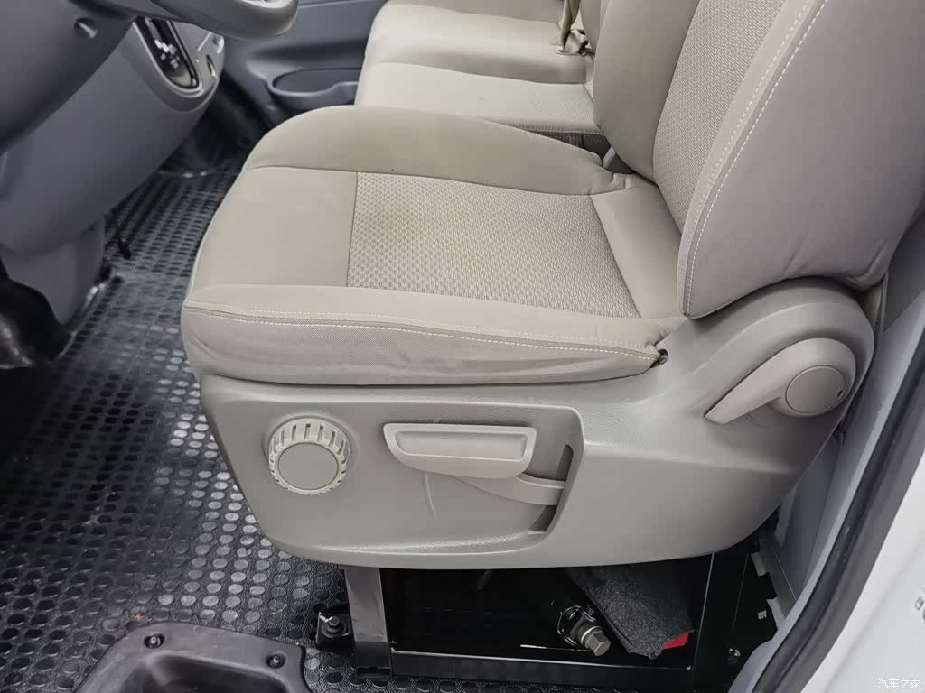 Maxus V80, 2023 20
