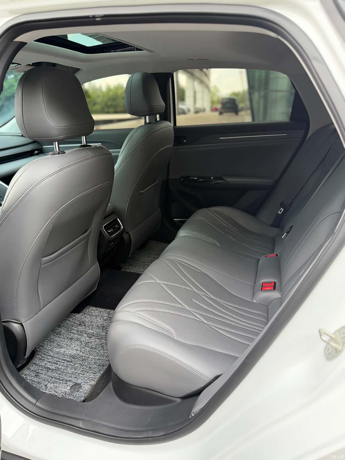 Geely Galaxy L6, 2025 11
