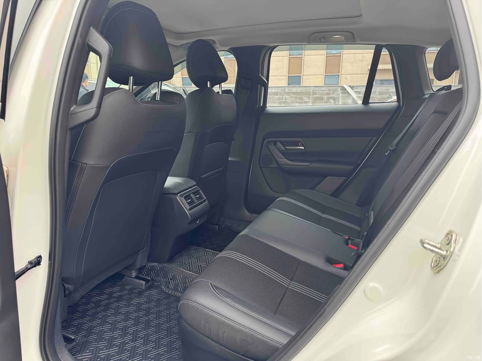 Mazda CX-50, 2023 12