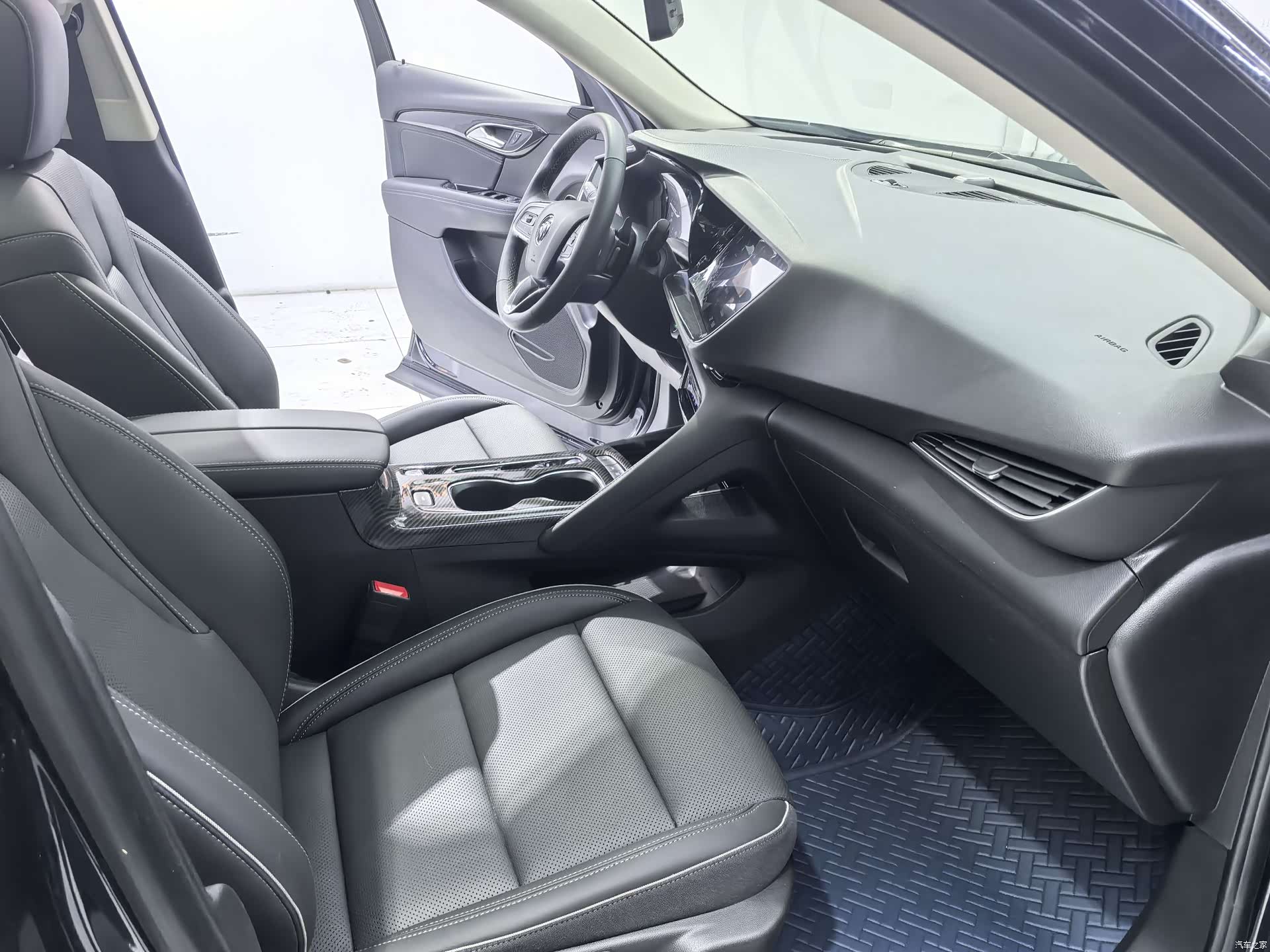 Buick Envision Plus, 2023 все фото