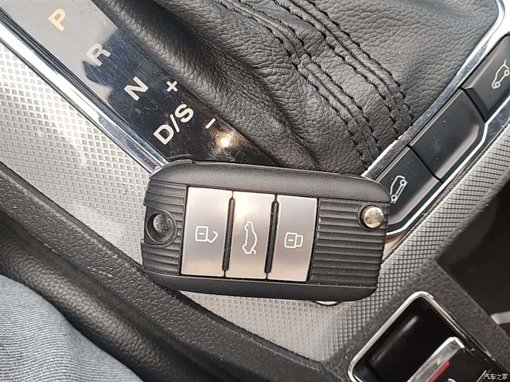 Roewe RX5, 2018 9