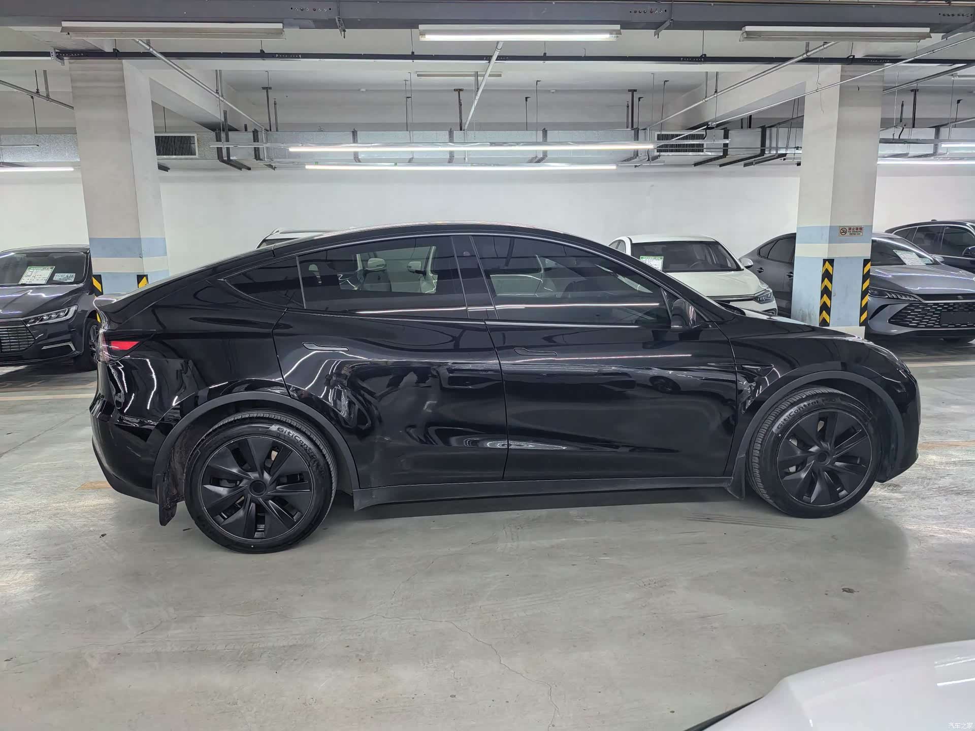 Tesla Model Y, 2024 4