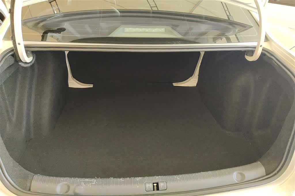 Volkswagen Lavida, 2017 4