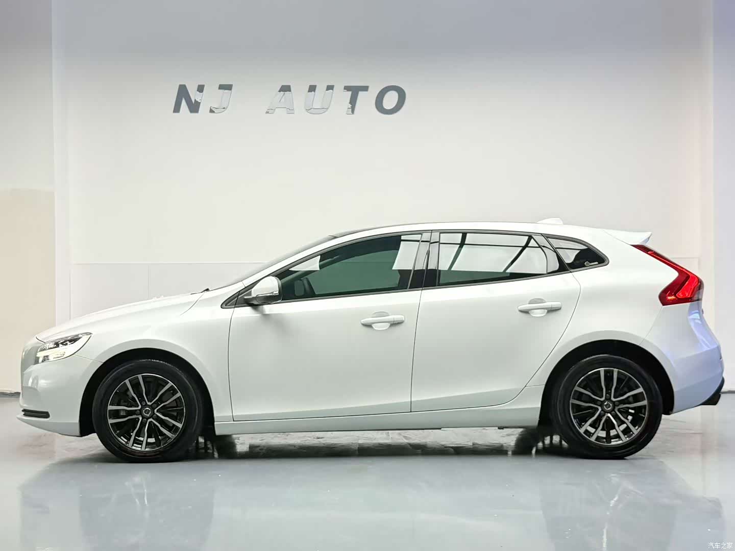 Volvo V40, 2016 3
