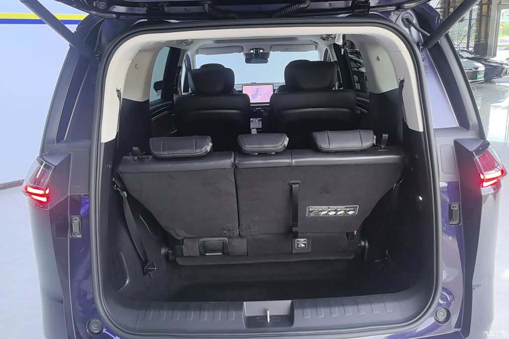 Trumpchi E8, 2023 4