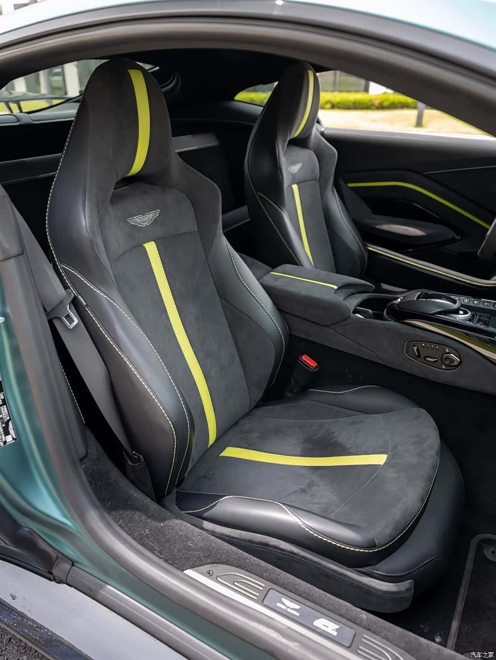 Aston Martin Vantage, 2022 17