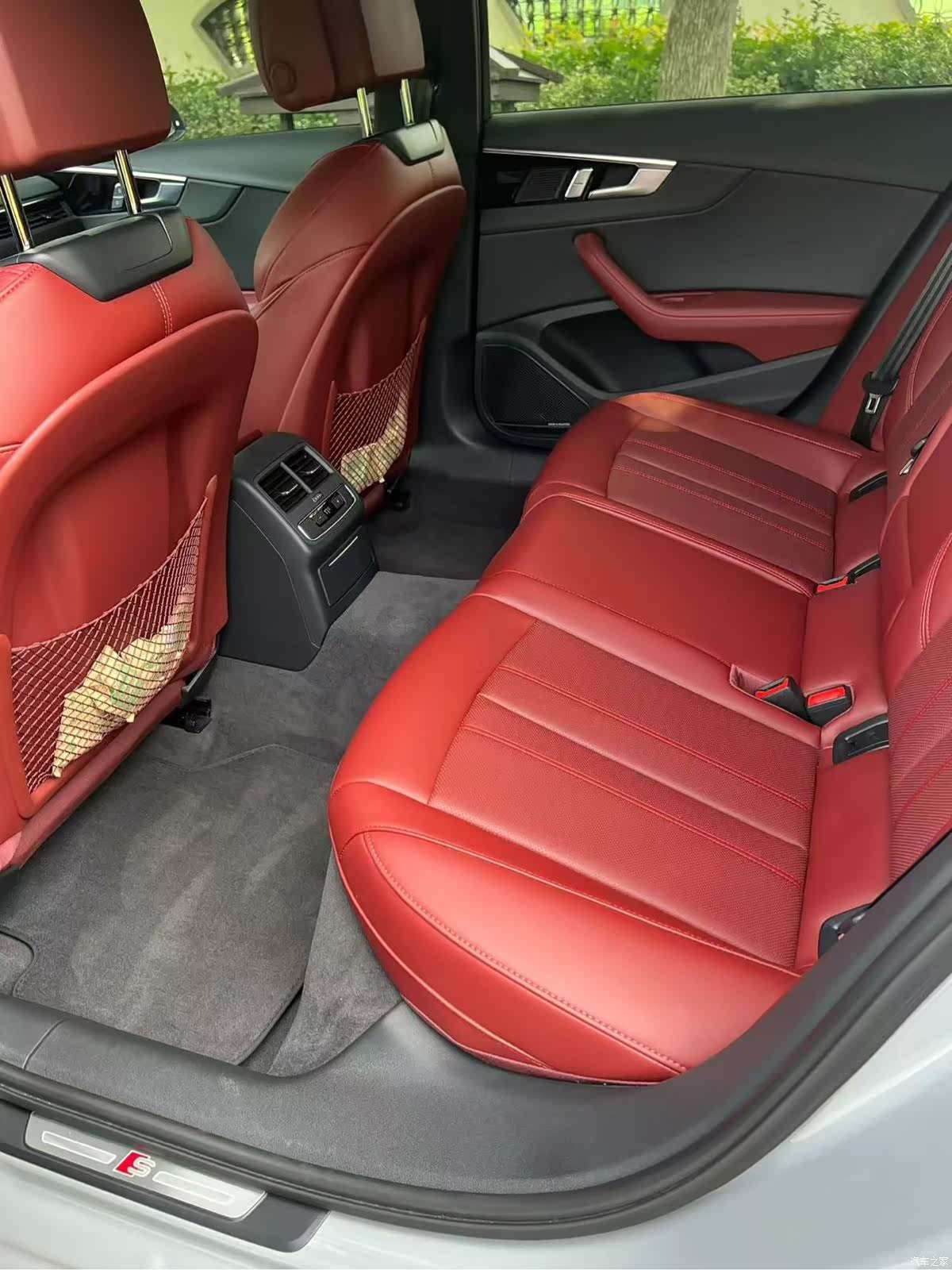 Audi A4L, 2025 все фото