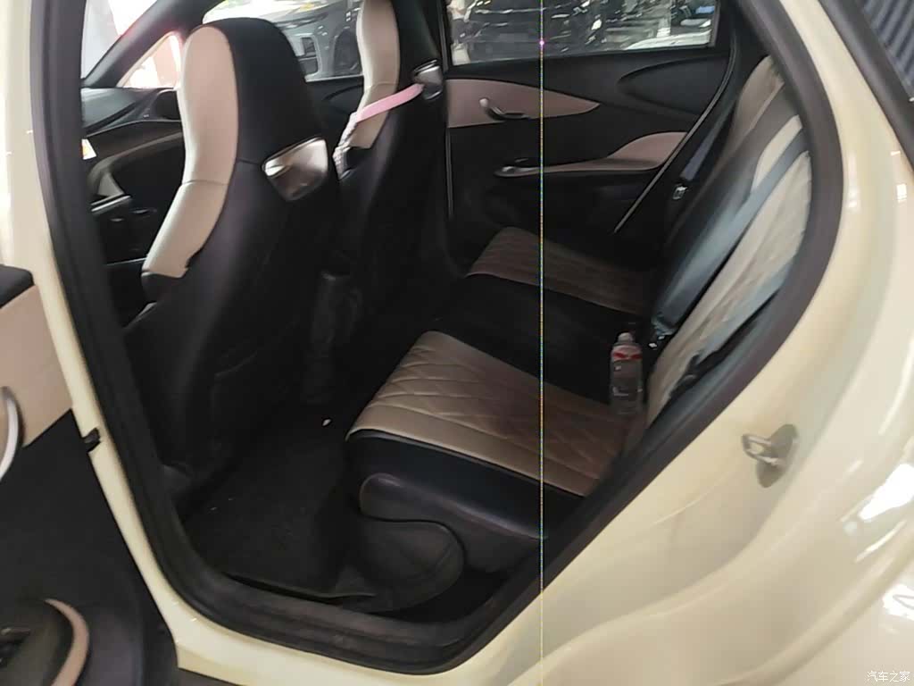 BYD Dolphin, 2022 17