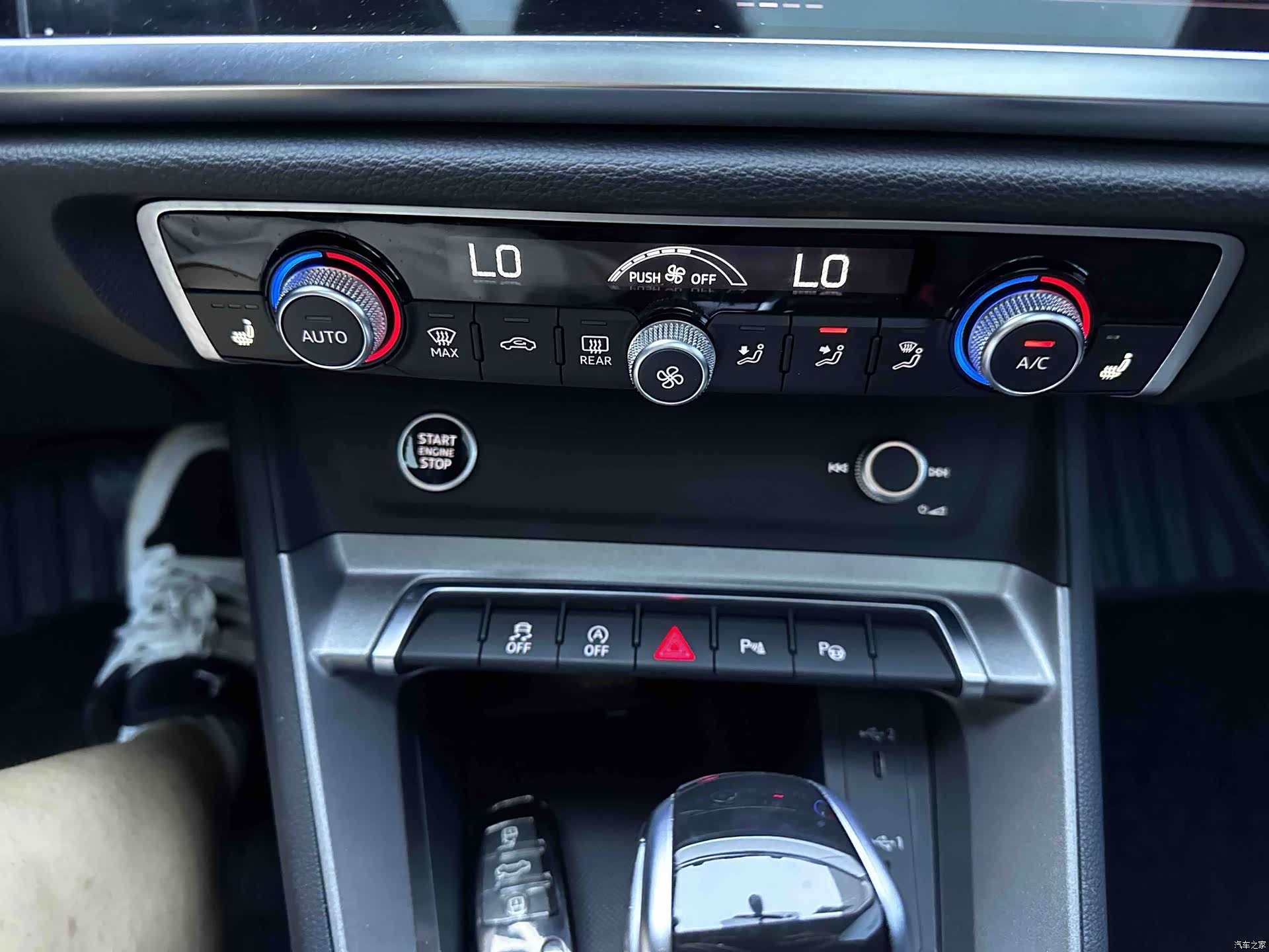 Audi Q3, 2022 11