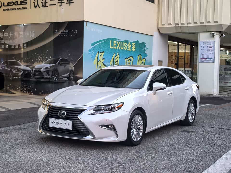Lexus ES