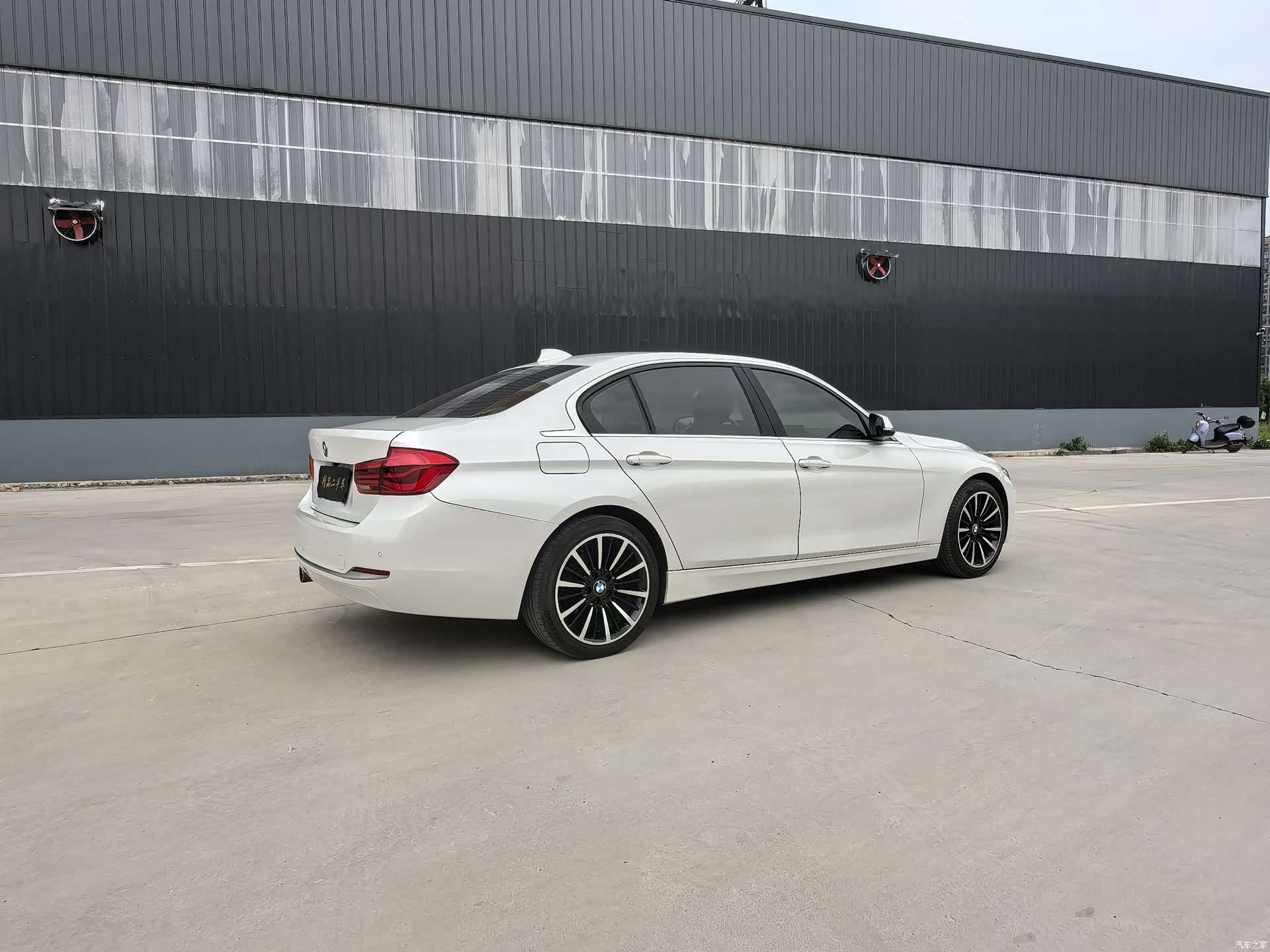 BMW 3 Series, 2017 все фото
