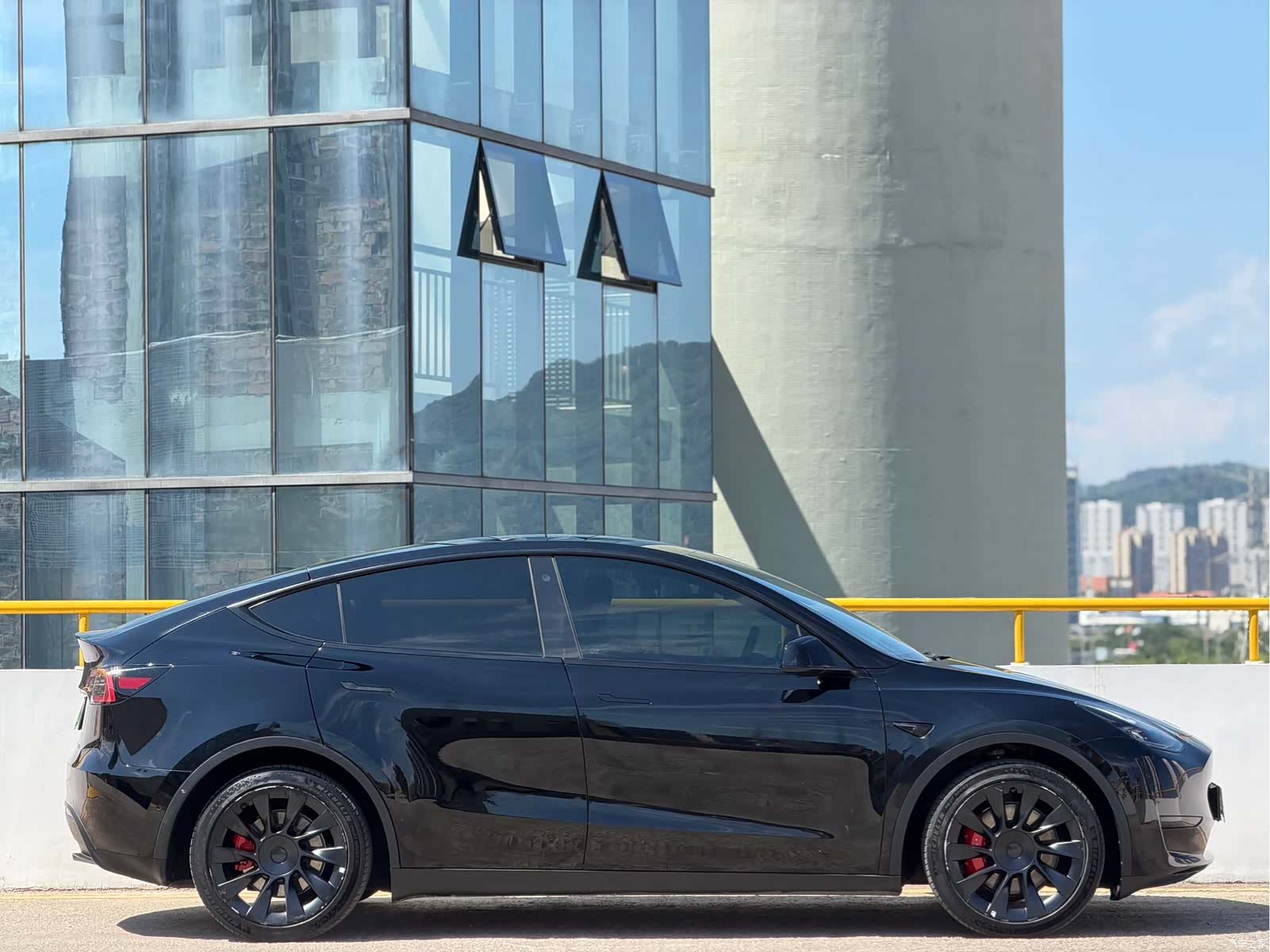 Tesla Model Y, 2022 11