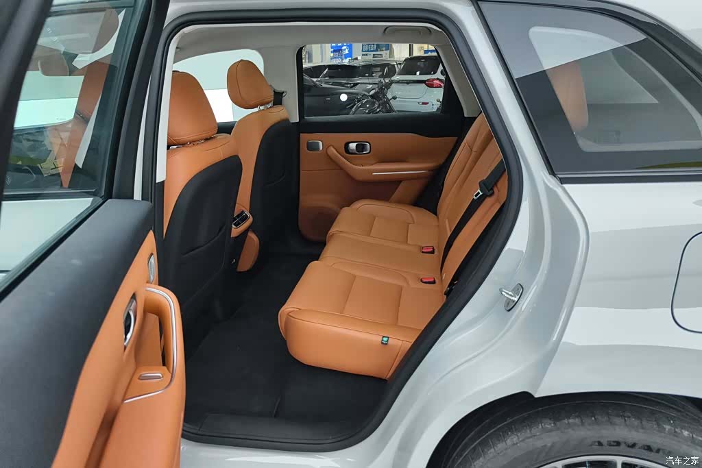 Leapmotor C10, 2025 11