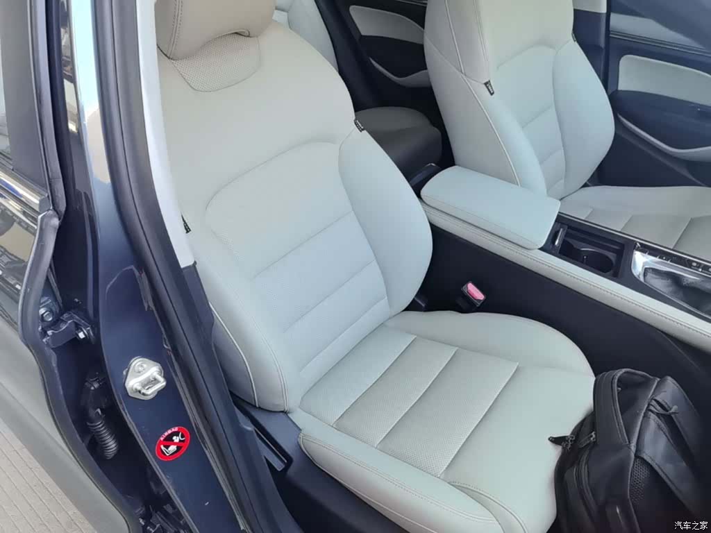 Geely Binray, 2018 25
