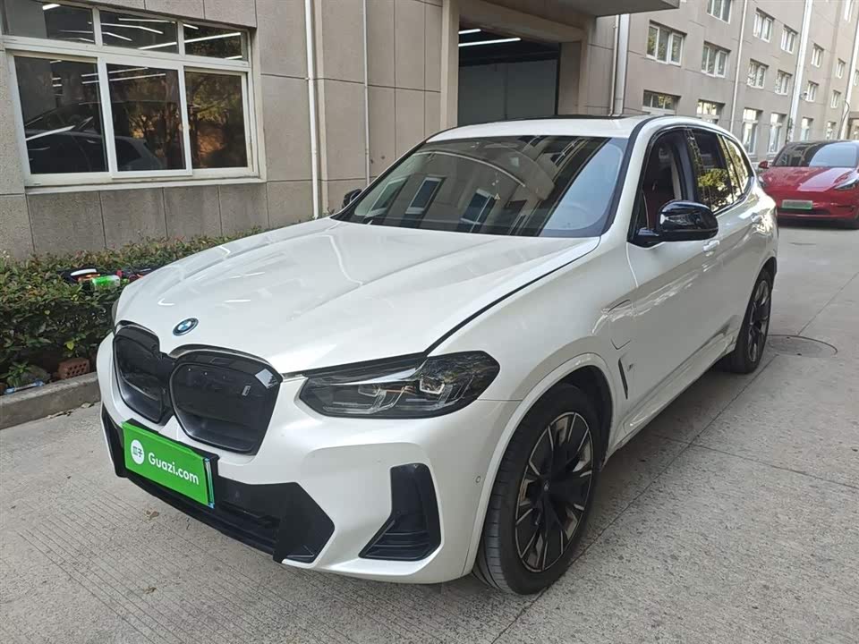 BMW iX3