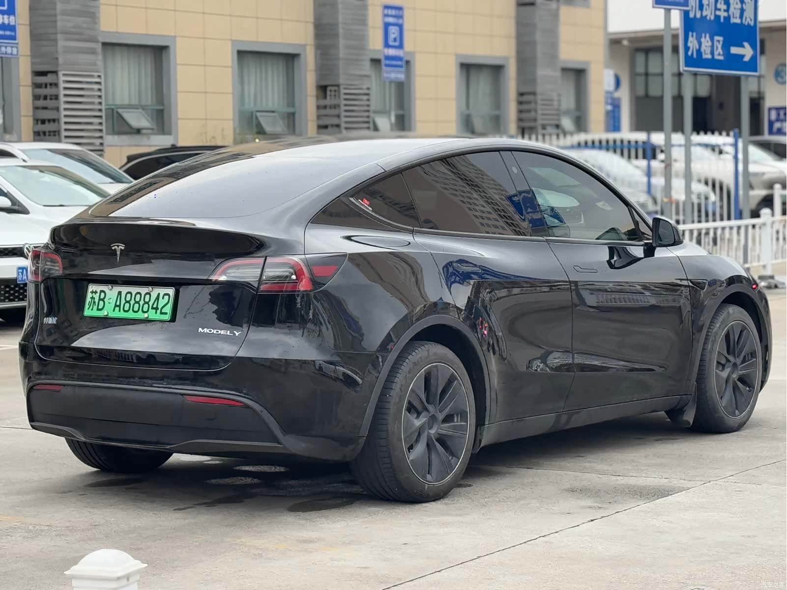 Tesla Model Y, 2021 11