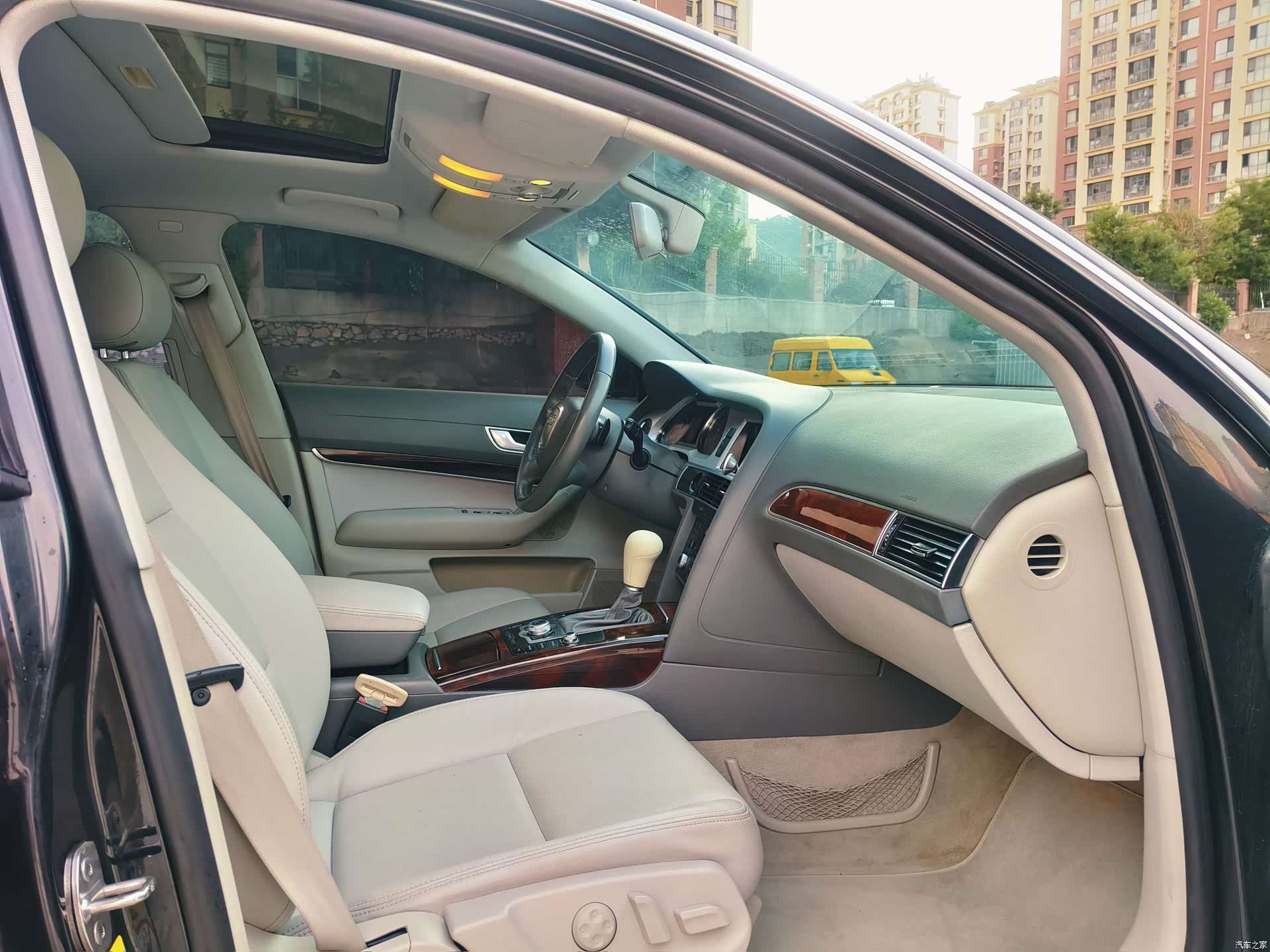 Audi A6L, 2010 10