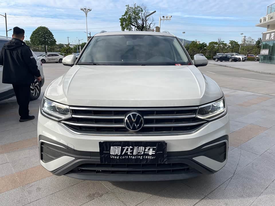 Volkswagen Tiguan L