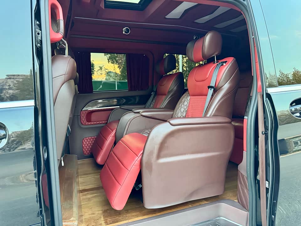 Mercedes-Benz V-class