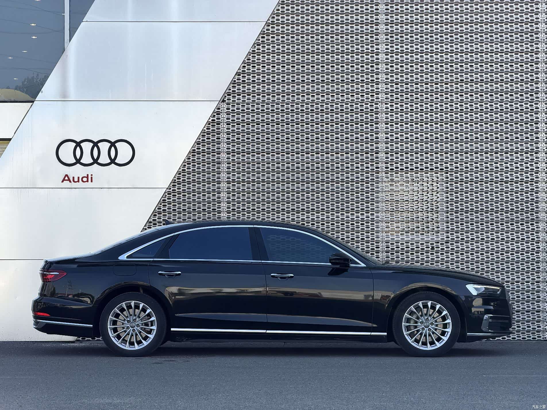 Audi A8L, 2018 3
