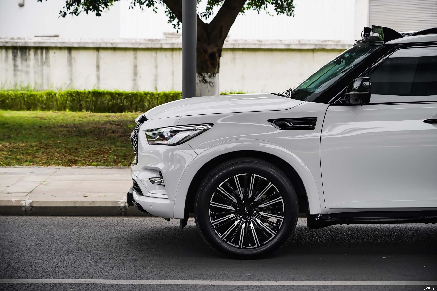 Infiniti QX80, 2016 18