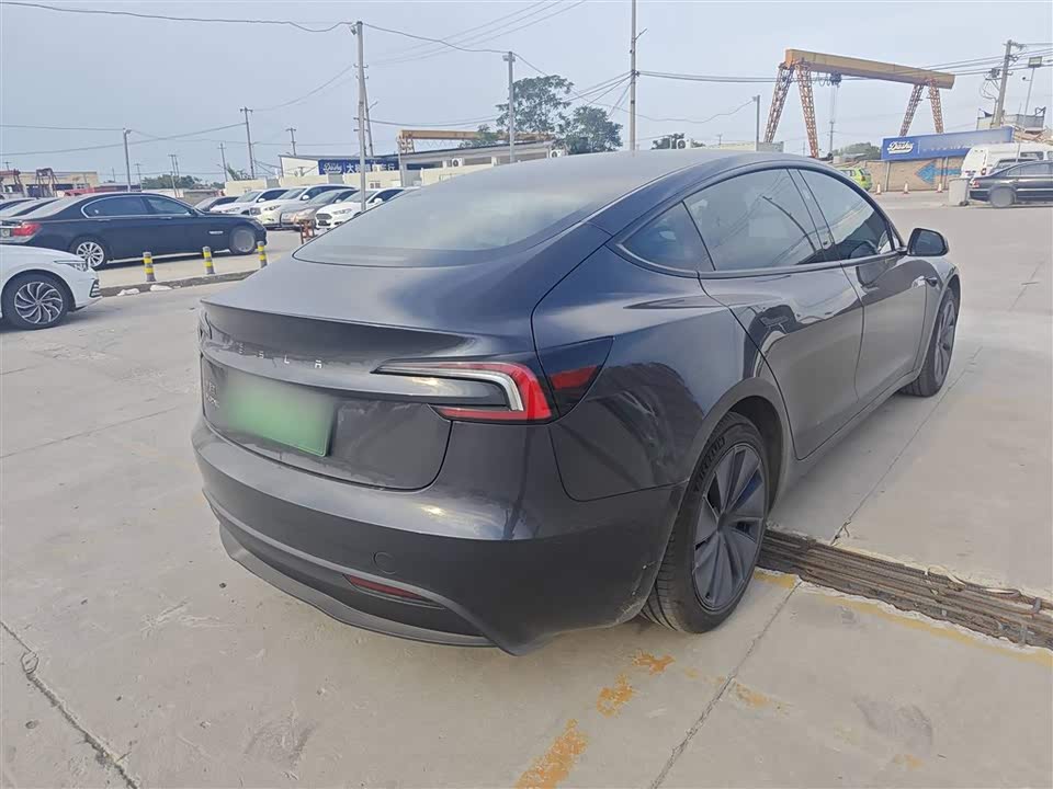 Tesla Model 3 Tesla Model 3