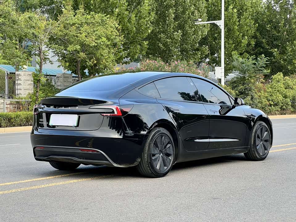 Tesla Model 3 Tesla Model 3