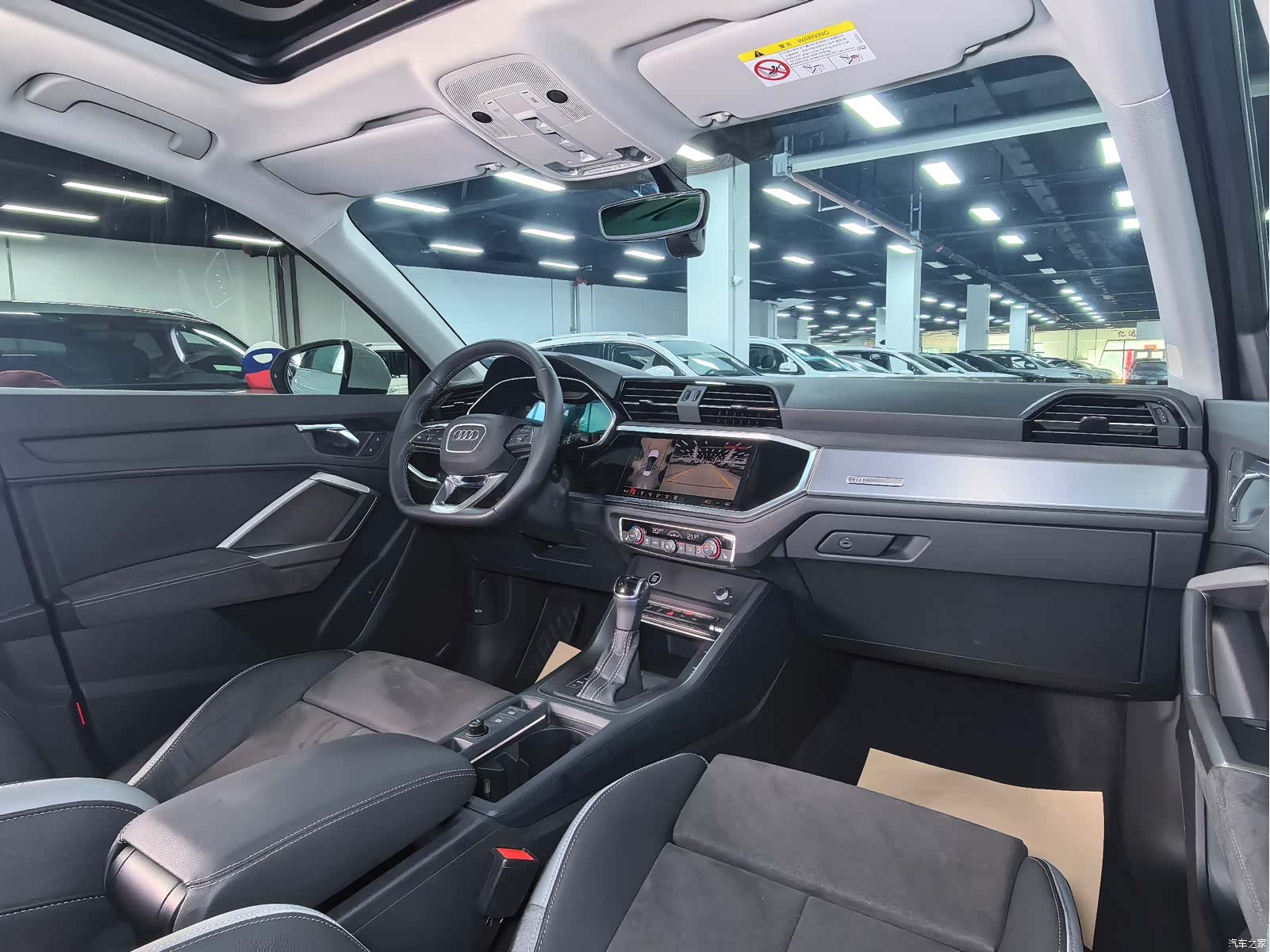 Audi Q3, 2023 16