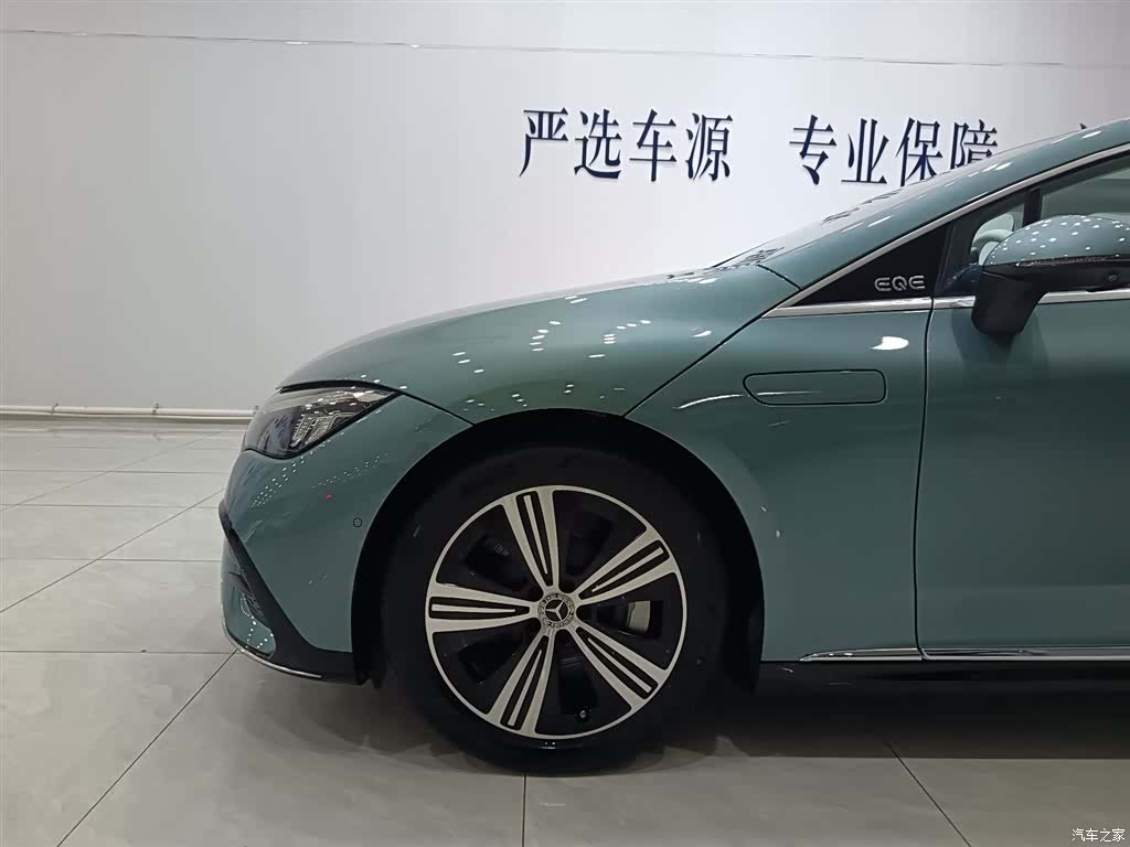 Mercedes-Benz EQE, 2025 10