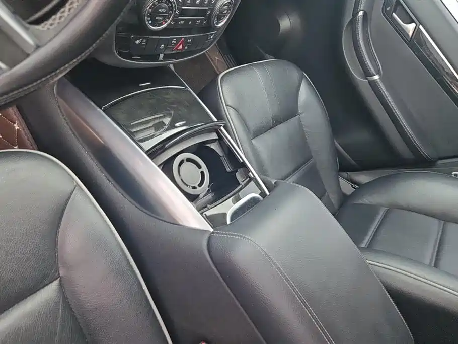 Mercedes-Benz R-class