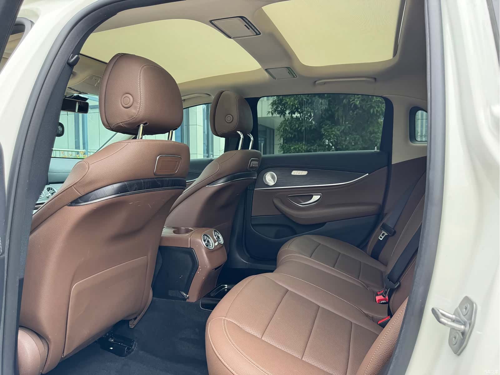 Mercedes-Benz E-Class, 2019 25