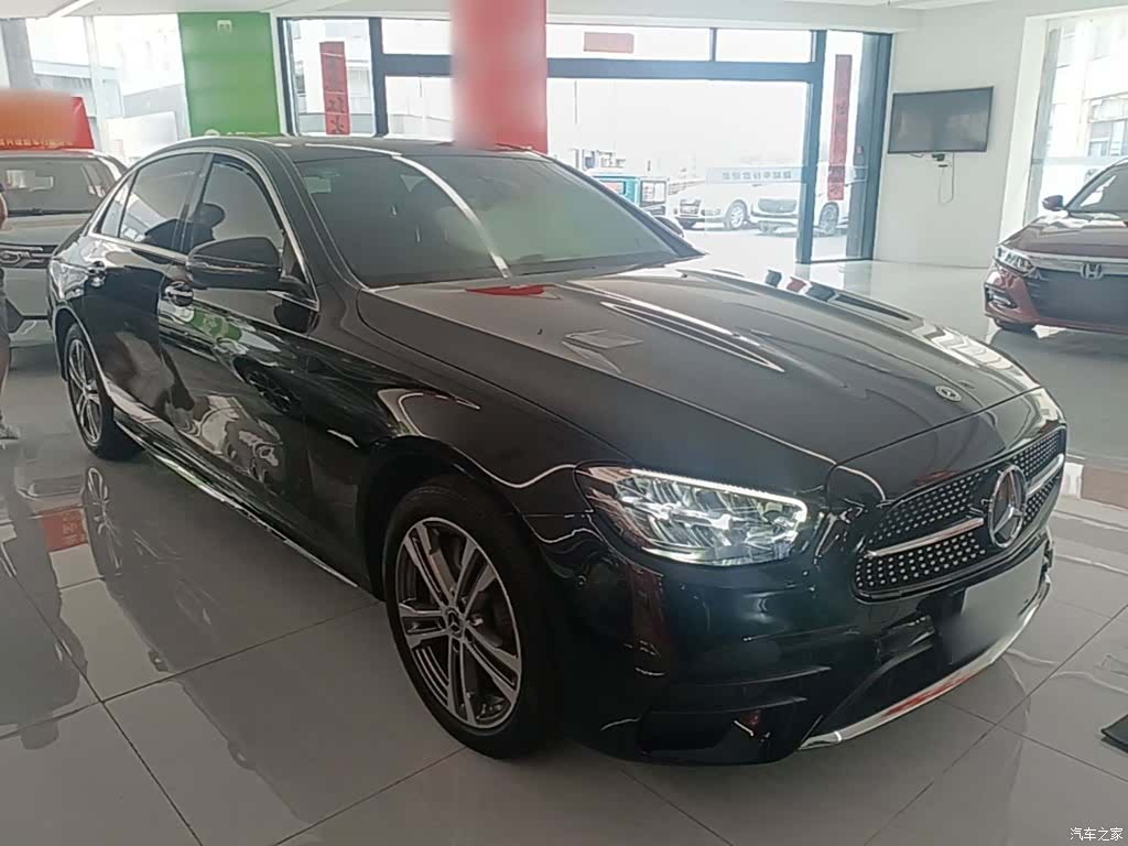 Mercedes-Benz E-Class, 2023 4