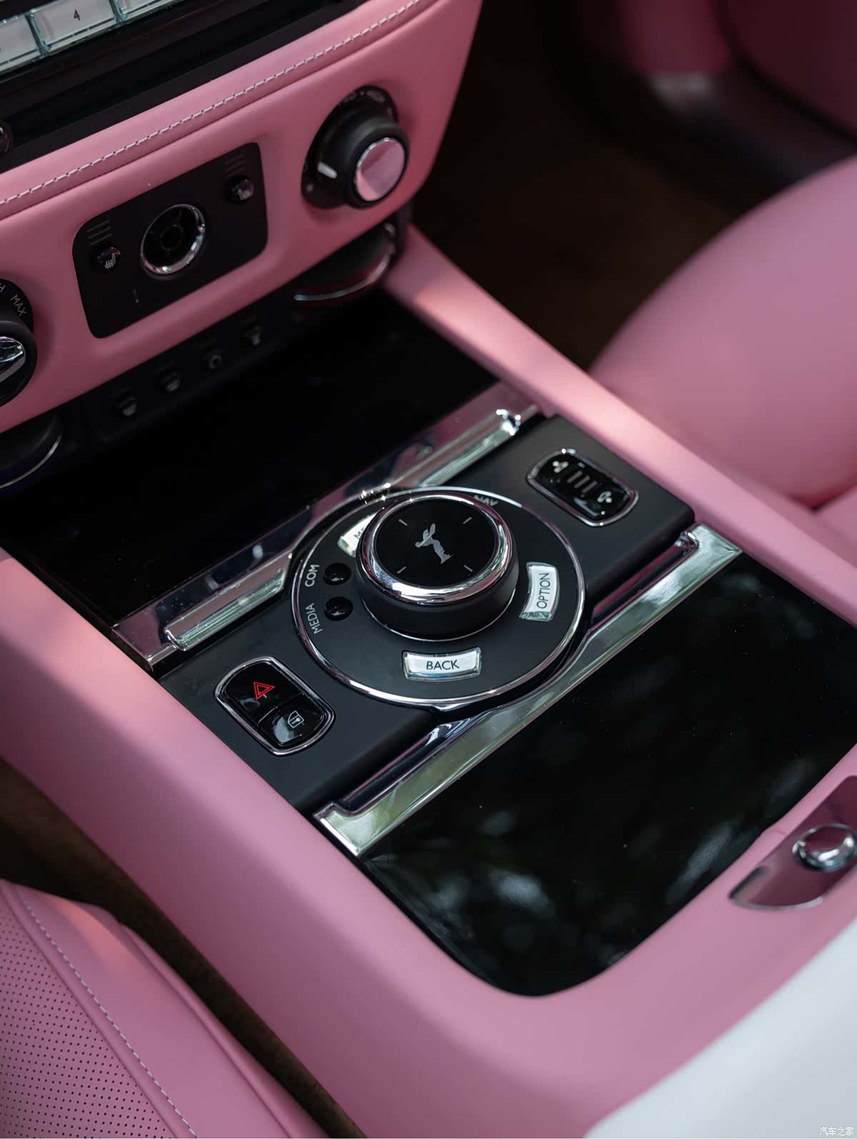 Rolls-Royce Ghost, 2018 17