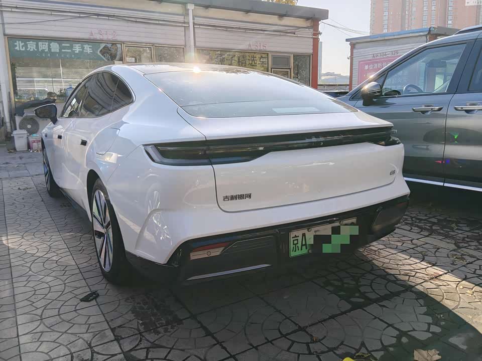 Geely Galaxy Galaxy E8