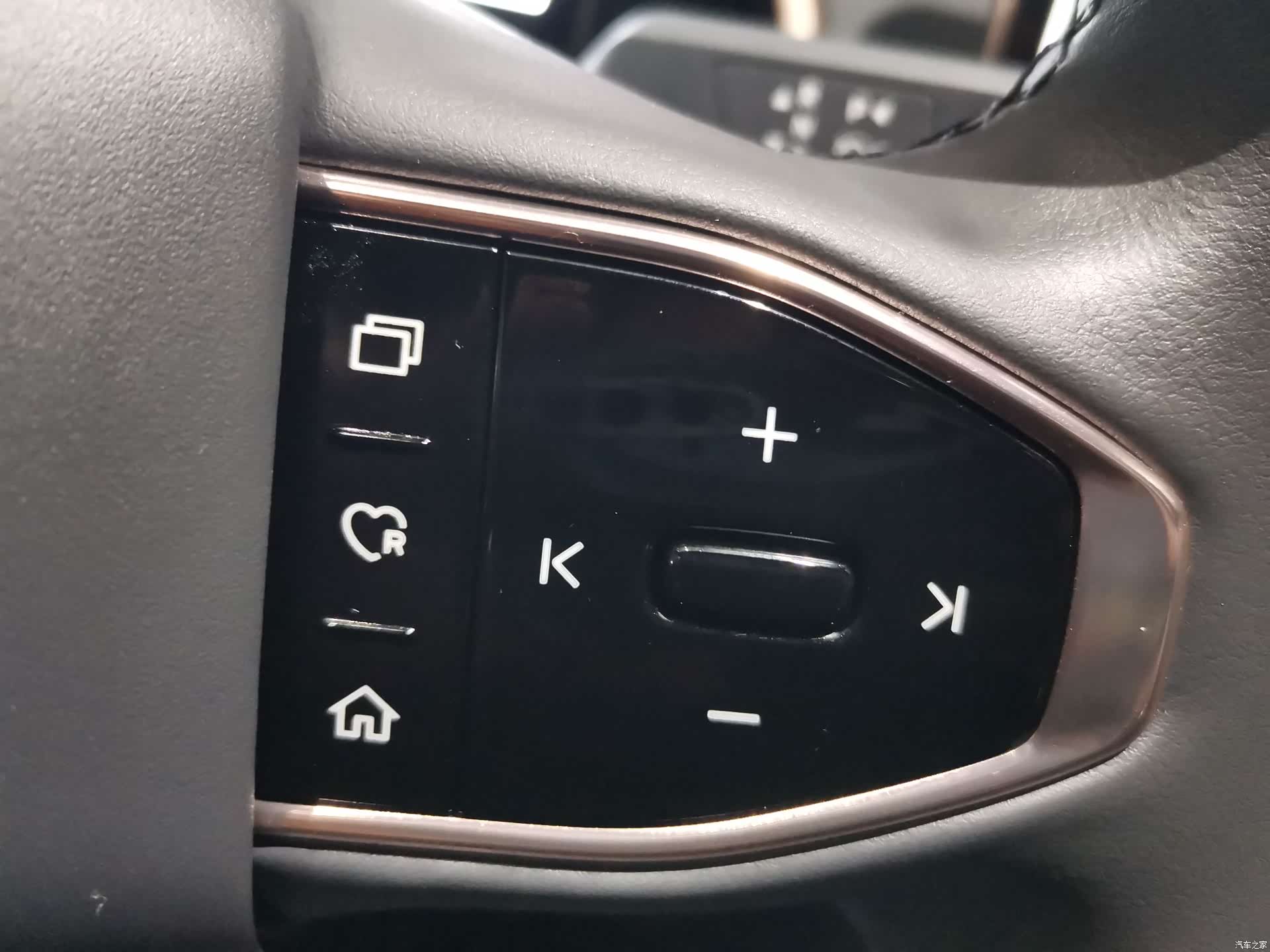DongFeng eπ008, 2024 13