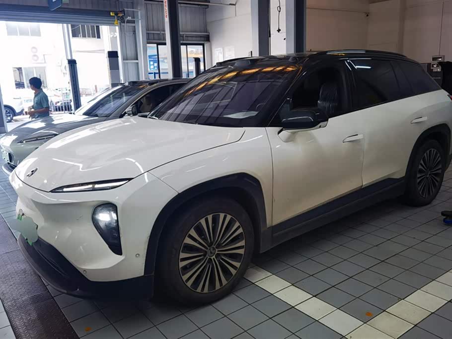 NIO ES6