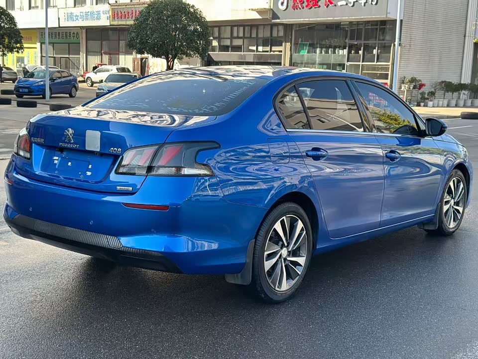 Peugeot 408